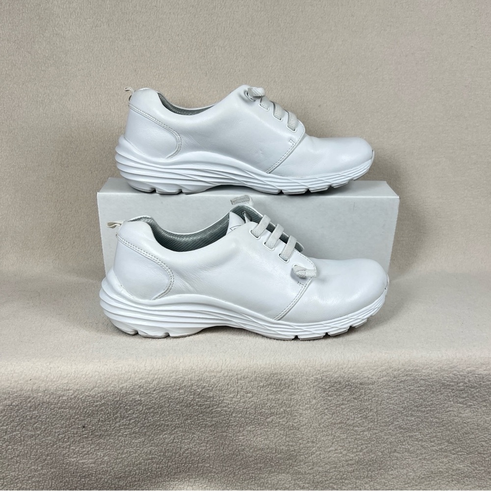Align Velocity Nursing Sneakers White Leather Slip Resistant Women's 8.5